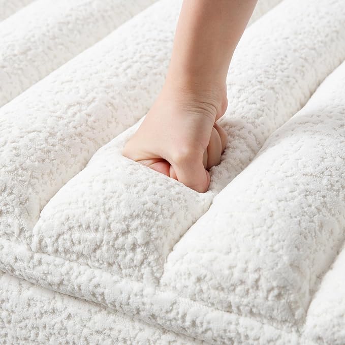 Wavy Ottoman Storage Bench Multi-Functional Narrow Entryway Bench Elegant End of Bed Bench with Storage and Safty Hinge for Living Room Entryway Hallway Bedroom Boutique, White