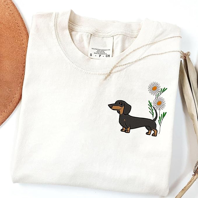 NAZENTI Embroidered Dachshund Sweatshirt with Dog Name on Sleeve, Personalized Valentines Dog Mom Shirt, Wiener Dog Gifts