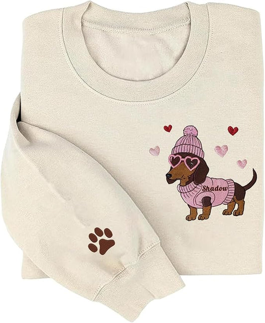 NAZENTI Embroidered Dachshund Sweatshirt with Dog Name on Sleeve, Personalized Valentines Dog Mom Shirt, Wiener Dog Gifts