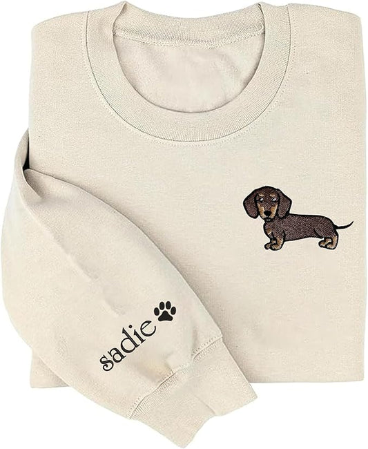 NAZENTI Embroidered Dachshund Sweatshirt with Dog Name on Sleeve, Personalized Valentines Dog Mom Shirt, Wiener Dog Gifts