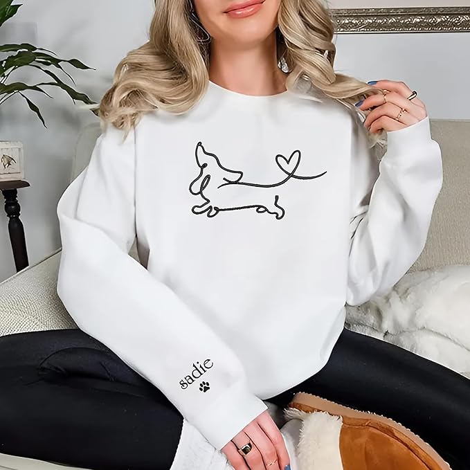 NAZENTI Embroidered Dachshund Sweatshirt with Dog Name on Sleeve, Personalized Valentines Dog Mom Shirt, Wiener Dog Gifts