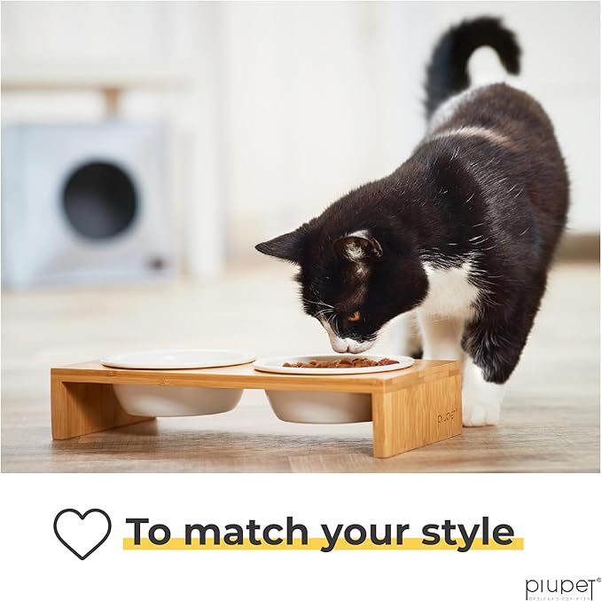 PiuPet® Cat Bowl 8.5 fl oz with Rack, Set of 2 Bowls for Cats and Small Dogs, White Ceramic Cat Bowls for Easy Cleaning with Stylish and Non-Slip Bamboo Frame I Ideal Ergonomic Cat Food Bowl Set