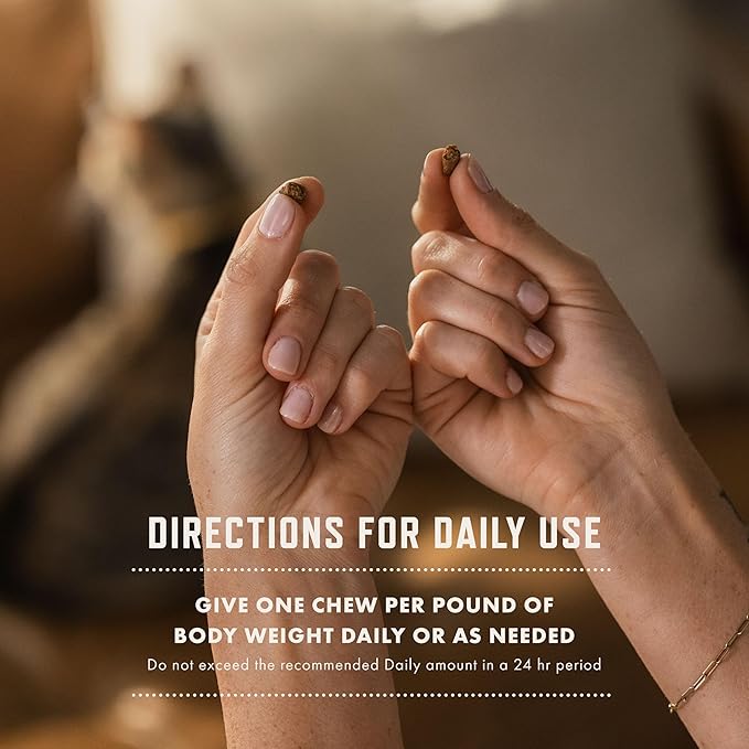 Rocco & Roxie Hairball Treatment for Cats, Cat Hairball Remedy, Crunchy Treats for Cats with a Creamy Center, Furball Control, Chicken Flavored Hair Ball Relief for Cat, Made in USA, Over 300 Chews