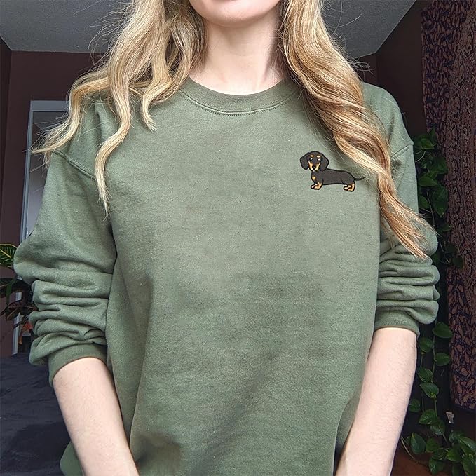 NAZENTI Embroidered Dachshund Sweatshirt with Dog Name on Sleeve, Personalized Valentines Dog Mom Shirt, Wiener Dog Gifts