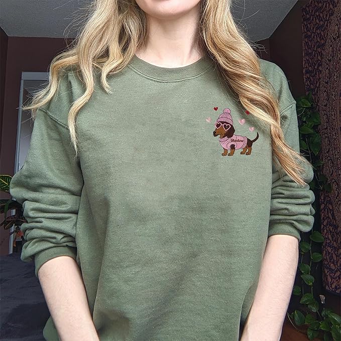 NAZENTI Embroidered Dachshund Sweatshirt with Dog Name on Sleeve, Personalized Valentines Dog Mom Shirt, Wiener Dog Gifts